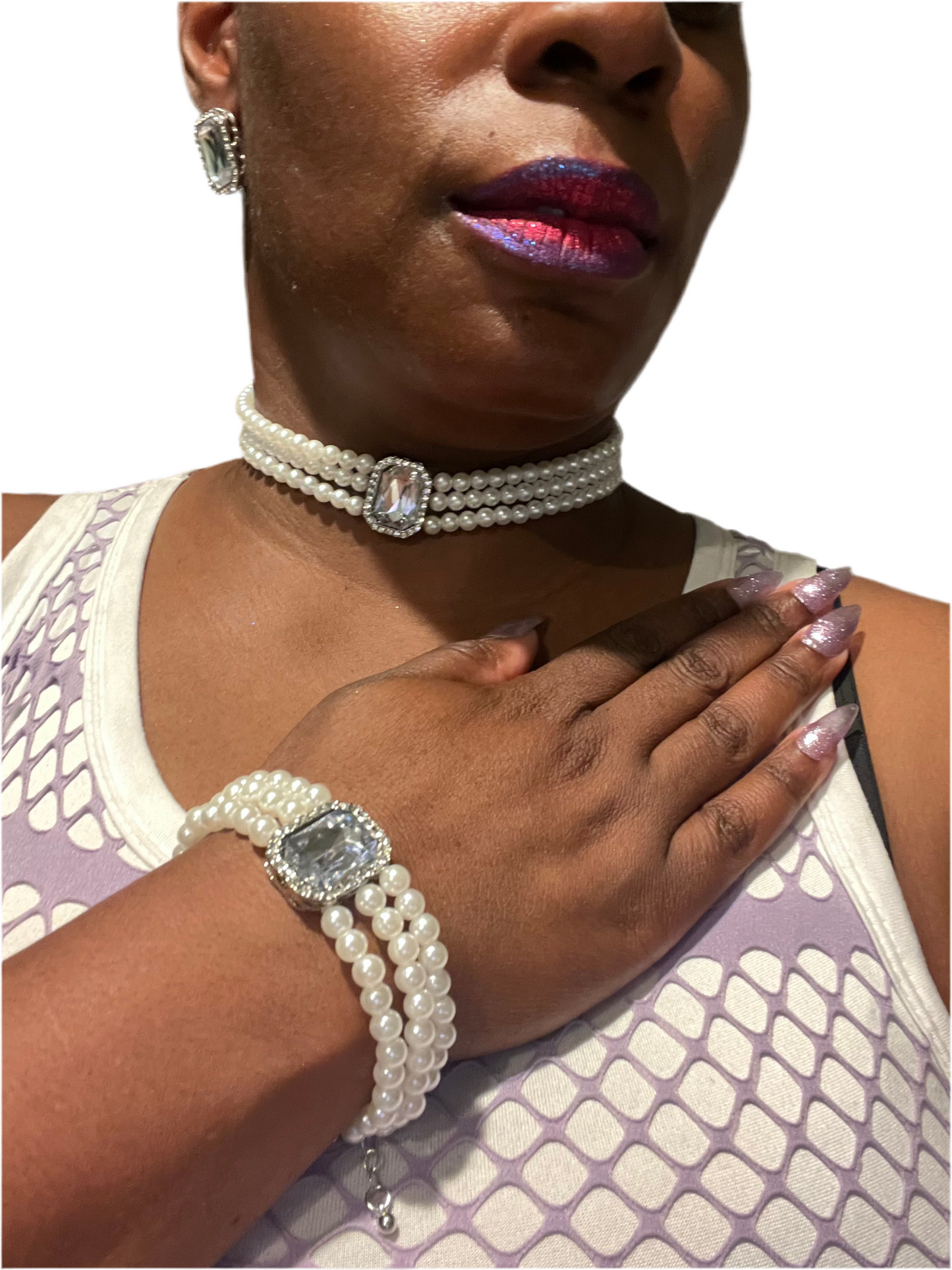 Regalia Luxe Trio Set
(Pearl Choker, Bracelet & Earrings Gift Set)