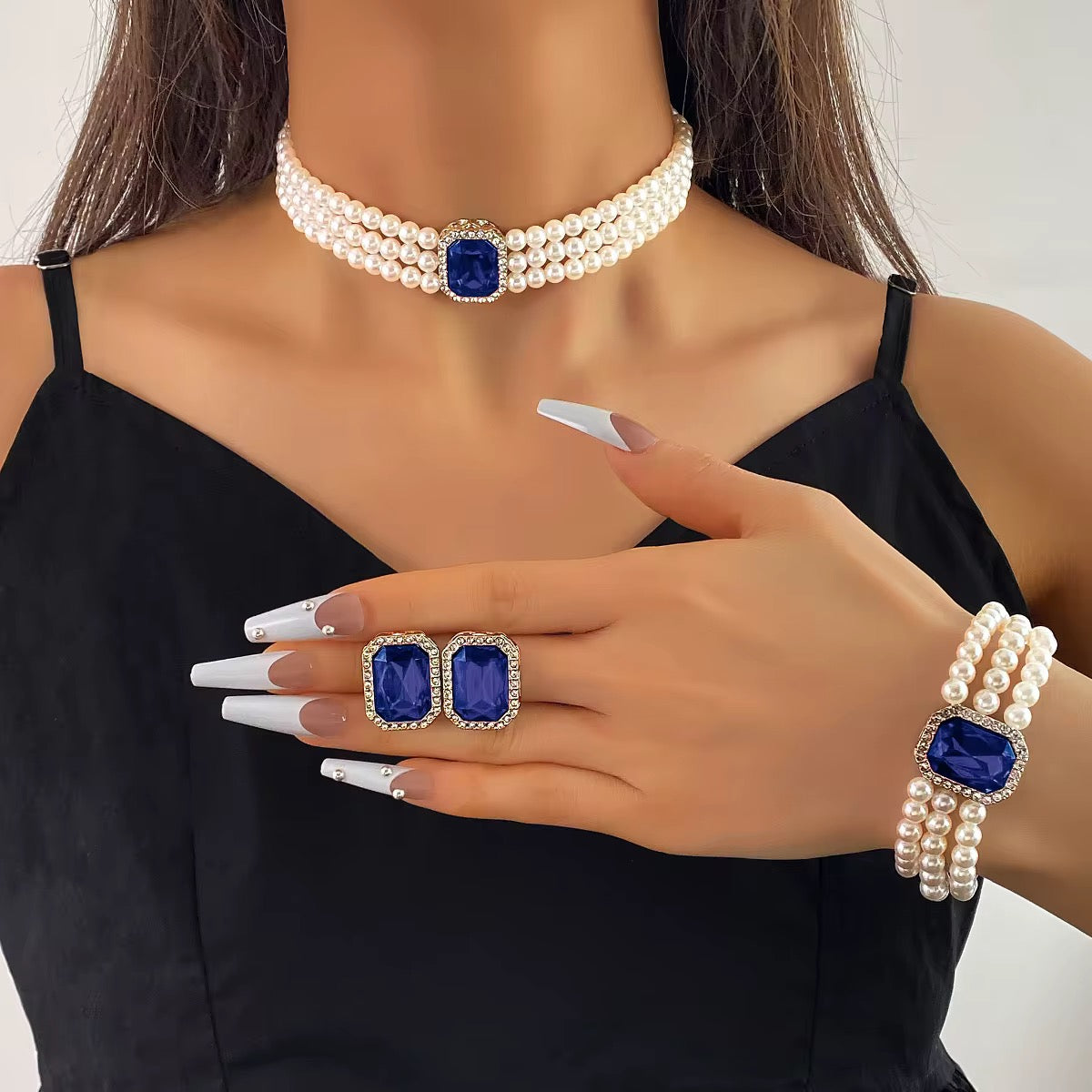Regalia Luxe Trio Set
(Pearl Choker, Bracelet & Earrings Gift Set)