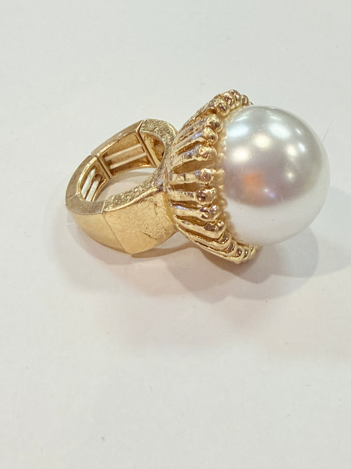 Oversized Pearl Stretch Ring